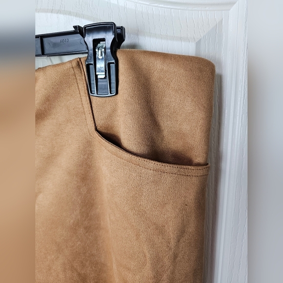 T Tahari Wide Leg Faux Suede Crop Pants, Tobacco XL - Picture 4 of 9